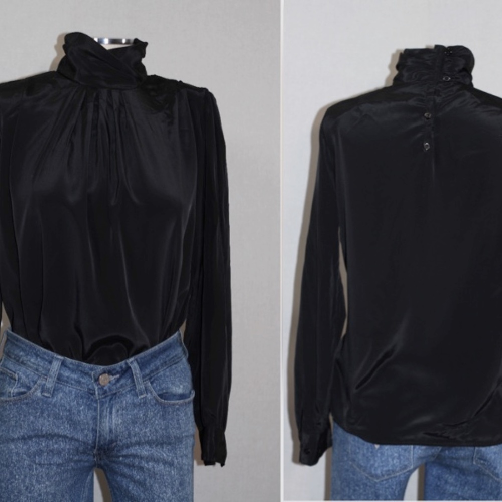 Illustrations Black Blouse